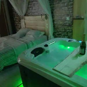 Célèzen De Charme Avec Appartement